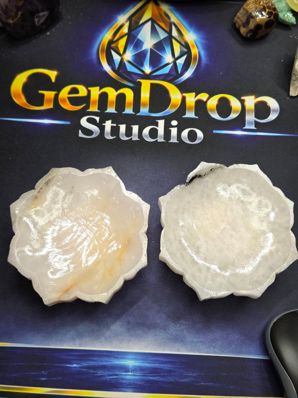Mangano Calcite Lotus Bowl