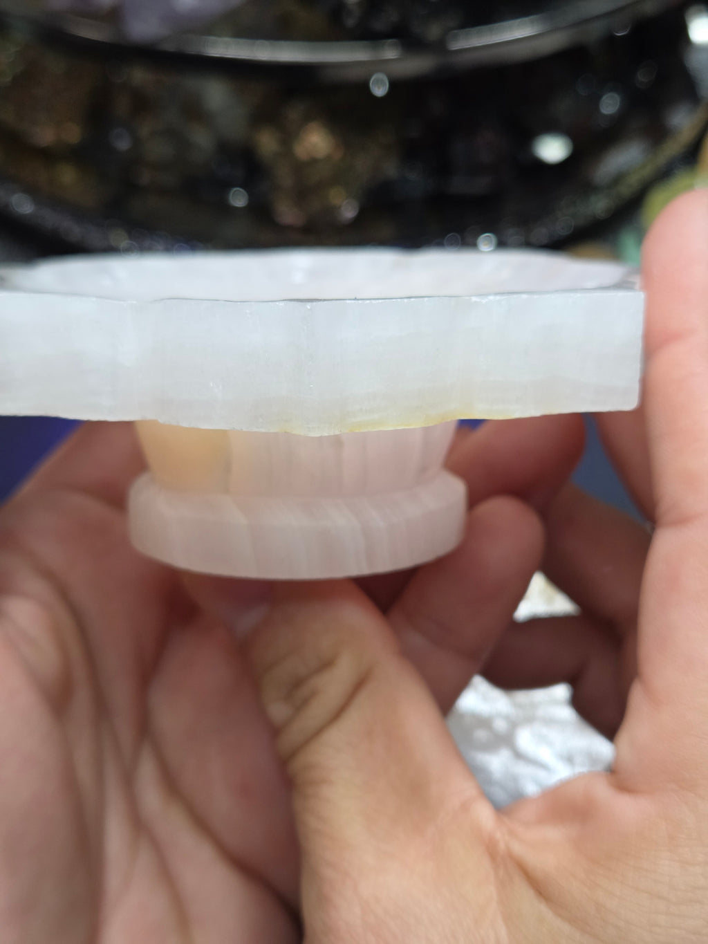 Mangano Calcite Lotus Bowl