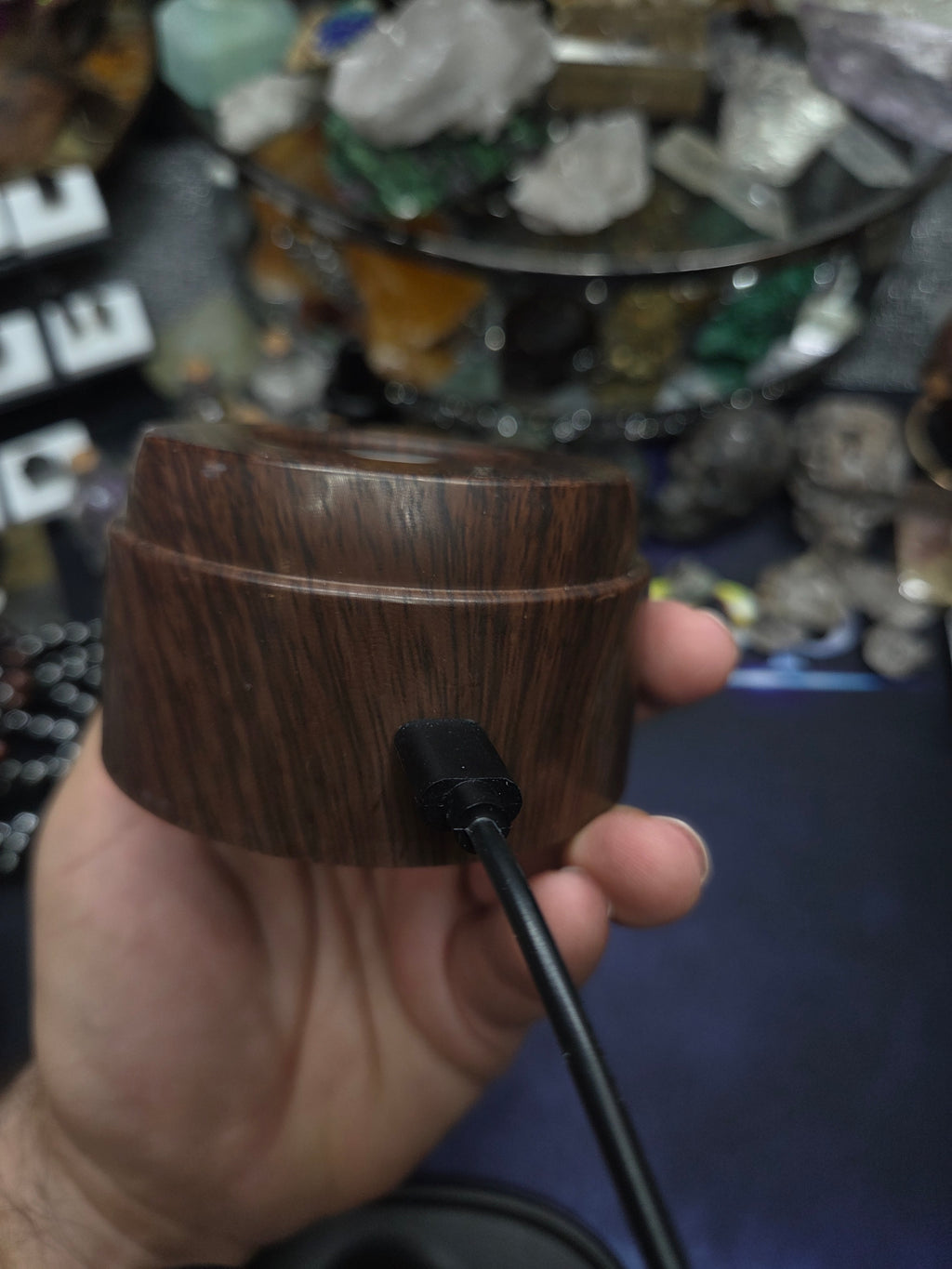 Rotating Sphere Holder with Multicolor Light