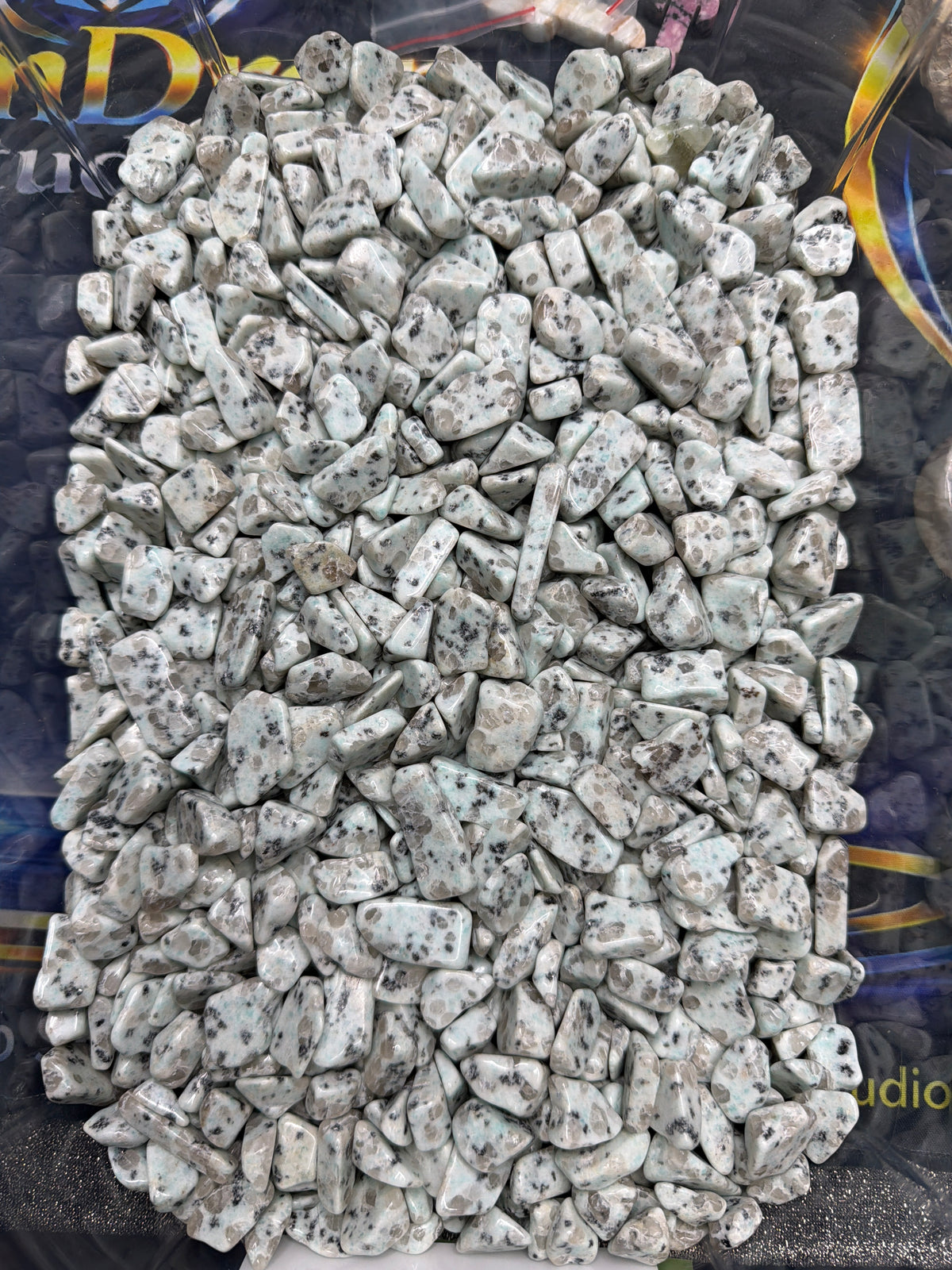 Kiwi Jasper chips - 1LB Bulk Bag